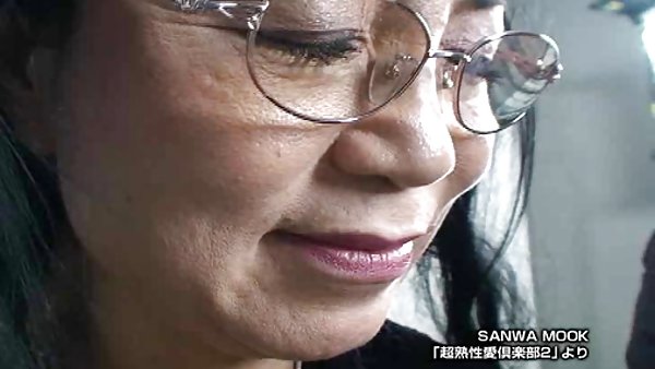 他妈的她的屁股痛70性感