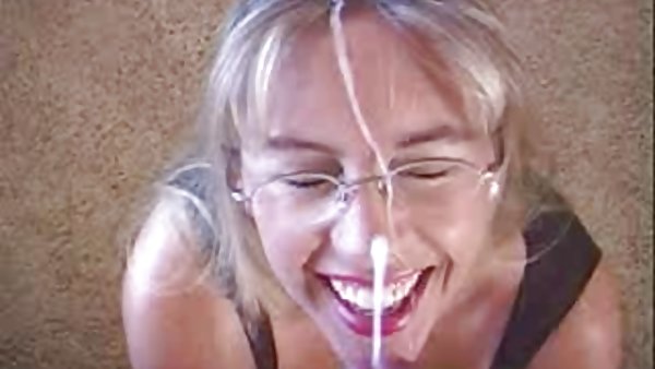 纽约的条腰肉烤说明摩洛伊斯兰解放阵线成熟老奶奶，年轻的男孩